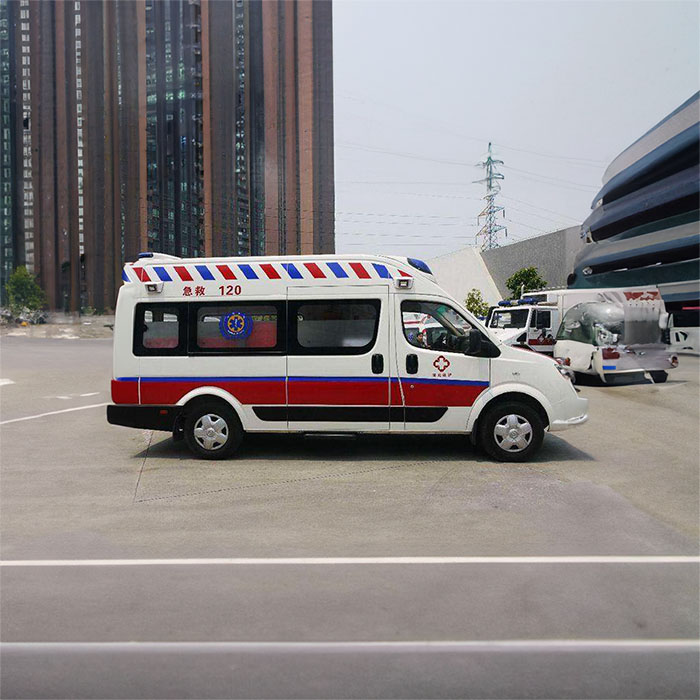 凉山高铁病患救护车转运案例
